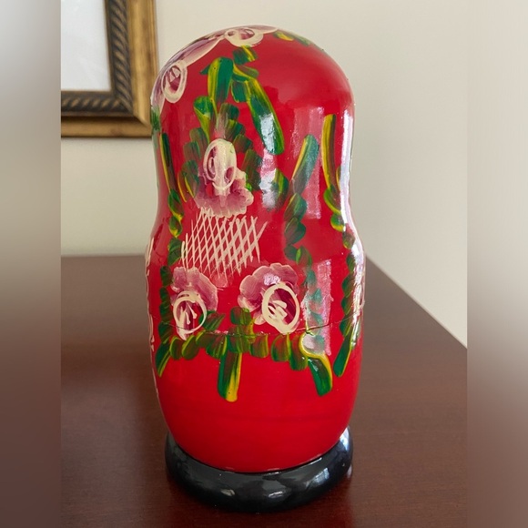 Matryoshka 5 Piece Nesting Dolls Red with Hand-Painted Flowers - Picture 3 of 8